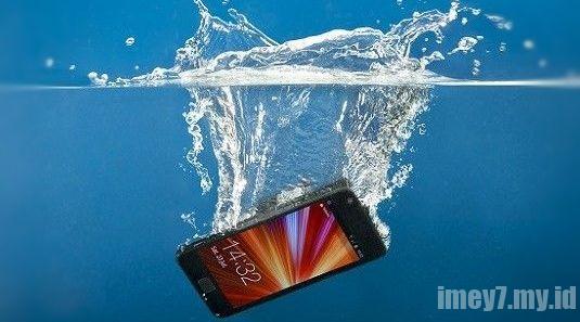 iphone anda jatuh ke air